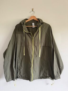 Fabletics Oversized Olive Hooded Full-Zip Windbreaker Jacket with Yellow Accents